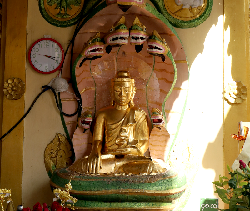 နဂါးကိုးကောင်ဘုရား