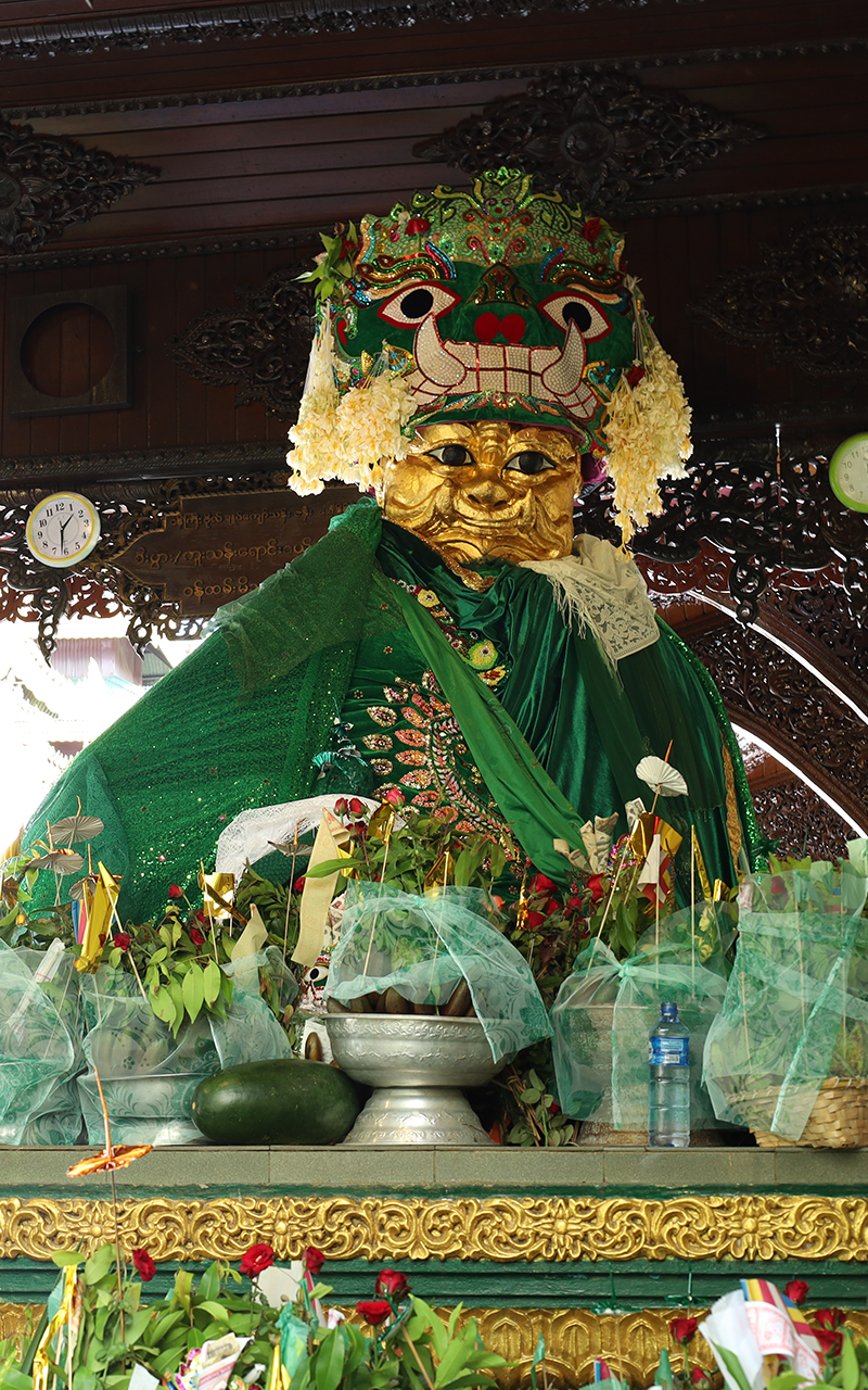 Lokapāla Yakkha Madame