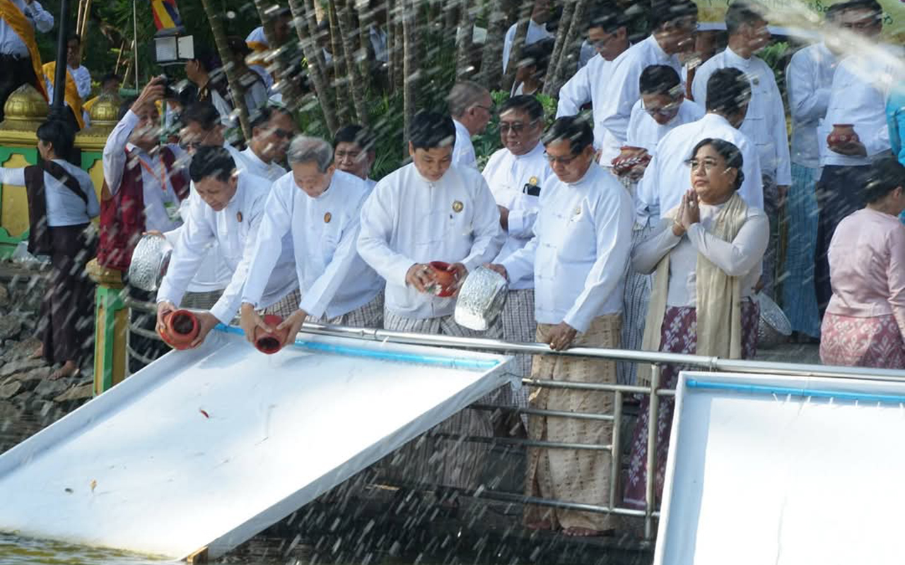 ရွှေတိဂုံစေတီတော် ၁၃၈၇ ခုနှစ် မြန်မာနှစ်သစ်မင်္ဂလာအခါတော်နေ့နှင့် ဇီဝိတဒါန ဘေးမဲ့သက်လွှတ်ပွဲအခမ်းအနားကျင်းပ